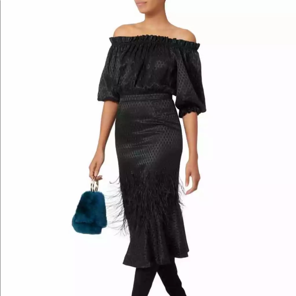 ISO Saloni off the shoulder in black Sz 12 US